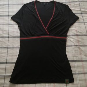 Authentic Gucci short sleeve, v-neck t-shirt